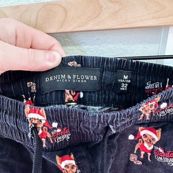 ✨3/$25✨ Denim & Flower Chihuahua Men’s Shorts - Picture 3 of 3
